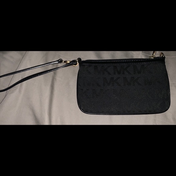 Black Michael Kors Wristlet - Picture 1 of 3